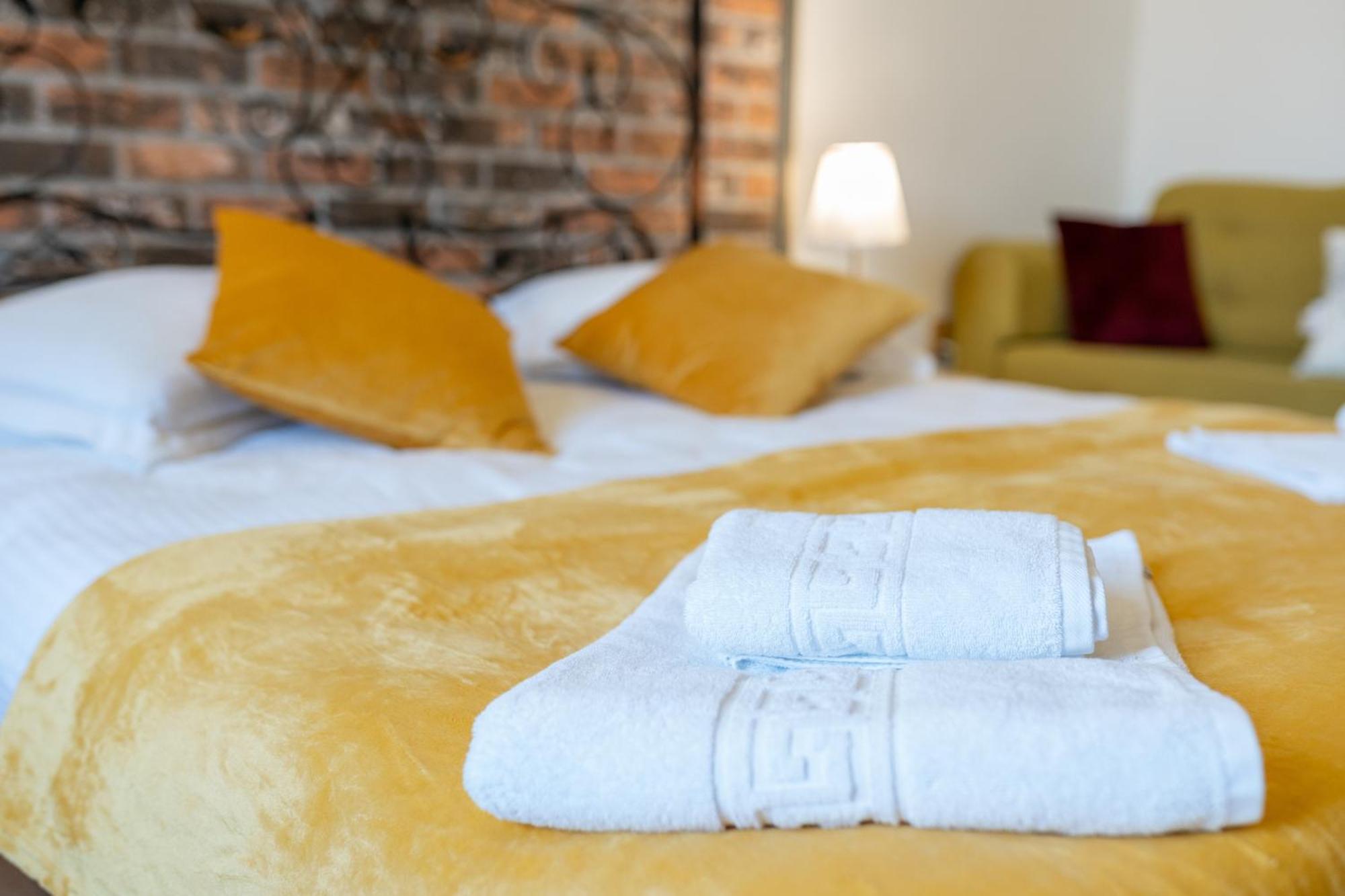 Cozy Spacious 5 Star Accommodation In The Heart Of Historic Center Kolozsvár Kültér fotó