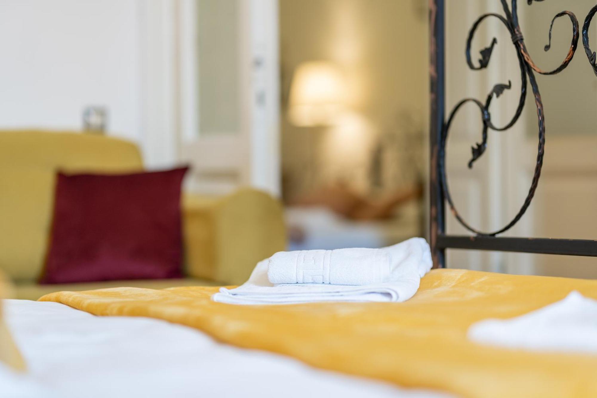 Cozy Spacious 5 Star Accommodation In The Heart Of Historic Center Kolozsvár Kültér fotó